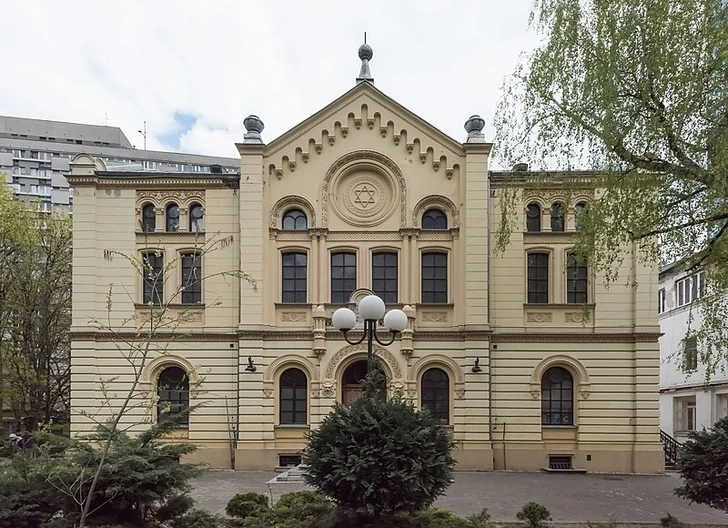 В центре Варшавы неизвестные пытались поджечь синагогу