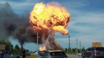 В России дрон-камикадзе попал в заправку: произошел пожар - ВИДЕО
