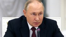 Путин поручил ушедшему в отставку Кабмину работать до назначения нового состава