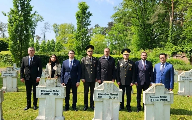 Члены миссии Азербайджана в НАТО почтили память погибших во Второй мировой войне азербайджанцев