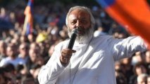 Ermənistanın arxiyepiskopu Paşinyana istefa vermək üçün bir saat vaxt verdi - YENİLƏNİB + VİDEO