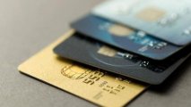Bankların yeni işbazlığı: “Camaata məcburi kredit kartı verilir” – VİDEO