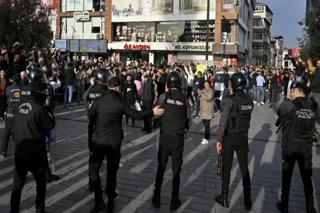 В Стамбуле задержаны десятки членов прокурдской партии