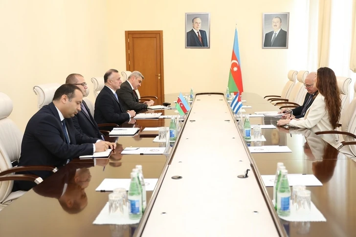 В Министерстве здравоохранения Азербайджана состоялась встреча с послом Кубы