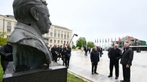 Президенты Азербайджана и Беларуси осмотрели в Шуше расстрелянные памятники - ФОТО