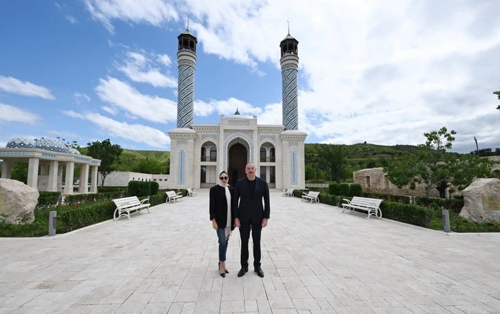 Президент и первая леди приняли участие в открытии Зангиланской мечети-ФОТО
