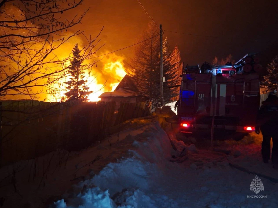 На Сахалине огонь уничтожил более 40 дачных домов и хозпостроек