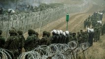 Столкновение мигрантов с пограничниками на польско-белорусской границе-(видео)