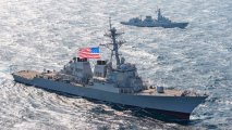 В CENTCOM сообщили об обстреле хуситами эсминца ВМС США