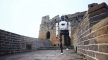 Robot Böyük Çin Səddinə çıxdı - Tarixdə ilk