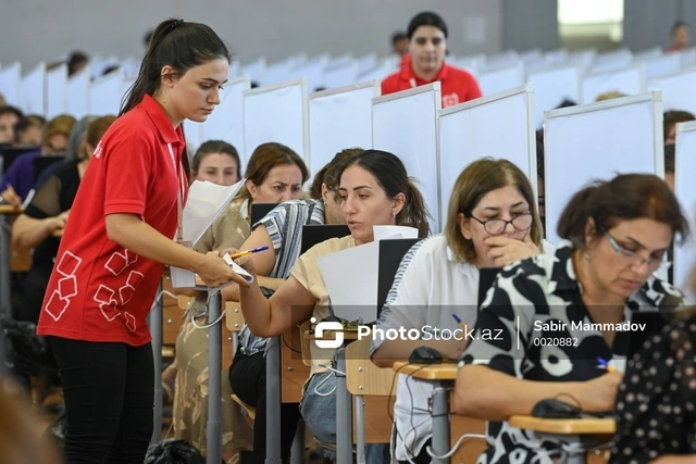 İbtidai sinif müəllimləri üçün keçirilən imtahanda cavablandırılmayan sual müzakirələrə səbəb oldu