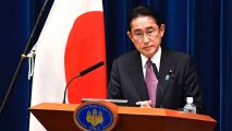 Премьер Японии заявил о планах ввести санкции против КНР