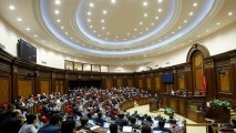 Ermənistan parlamentində Paşinyanın istefası müzakirəyə çıxarılacaq