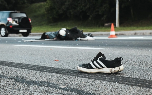 Sumqayıtda yolu keçən 26 yaşlı oğlan xəstəxanalıq oldu