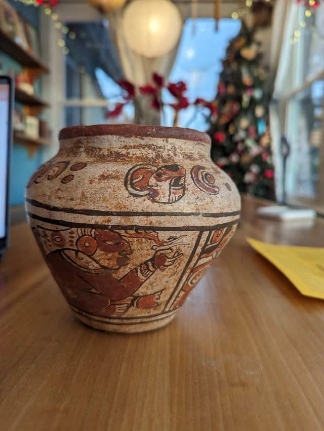 В Мексику вернули древнюю вазу Майя: ее купила американка всего за 4 доллара-ФОТО