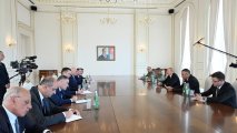 Президент Ильхам Алиев принял делегацию во главе с министром обороны Италии