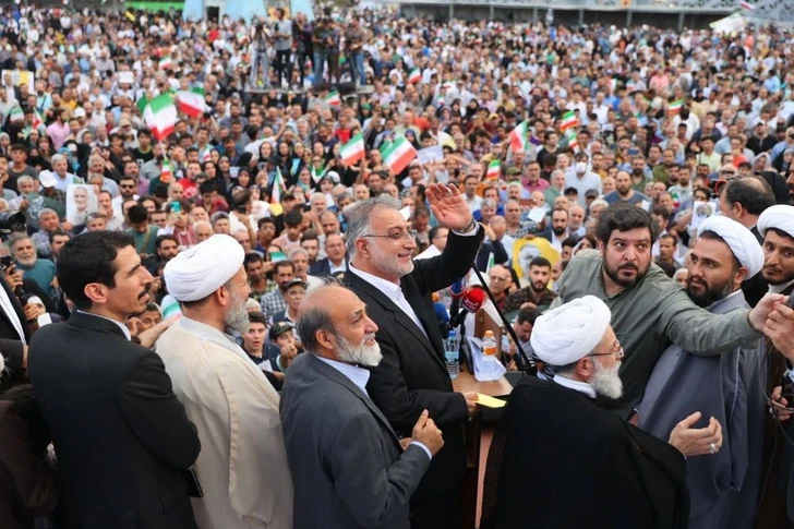 Мэр Тегерана снял свою кандидатуру с выборов президента в Иране