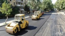 Mikayıl Müşfiq küçəsində asfaltlanma işləri icra olunur - VİDEO
