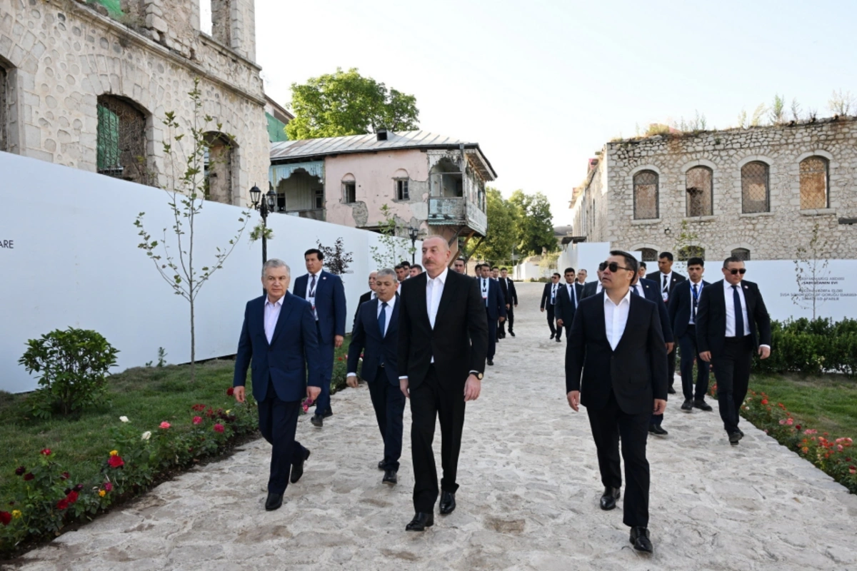 Президенты Азербайджана, Узбекистана и Кыргызстана побывали в первом жилом комплексе и мечети Ашагы Говхар Ага в Шуше-ФОТО
