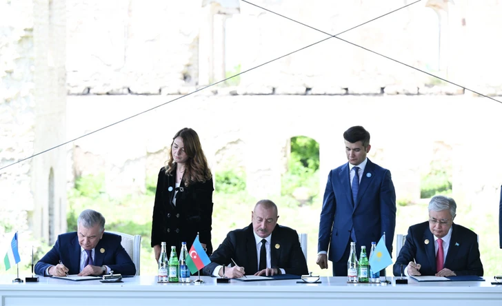 В Шуше состоялась церемония подписания Карабахской декларации Саммита ОТГ