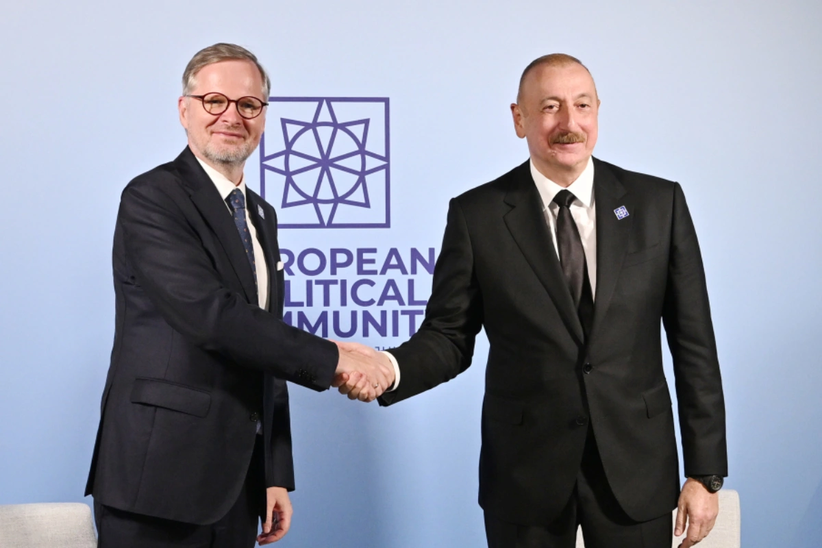 Президент Азербайджана встретился с премьер-министром Чехии в Оксфорде-ФОТО