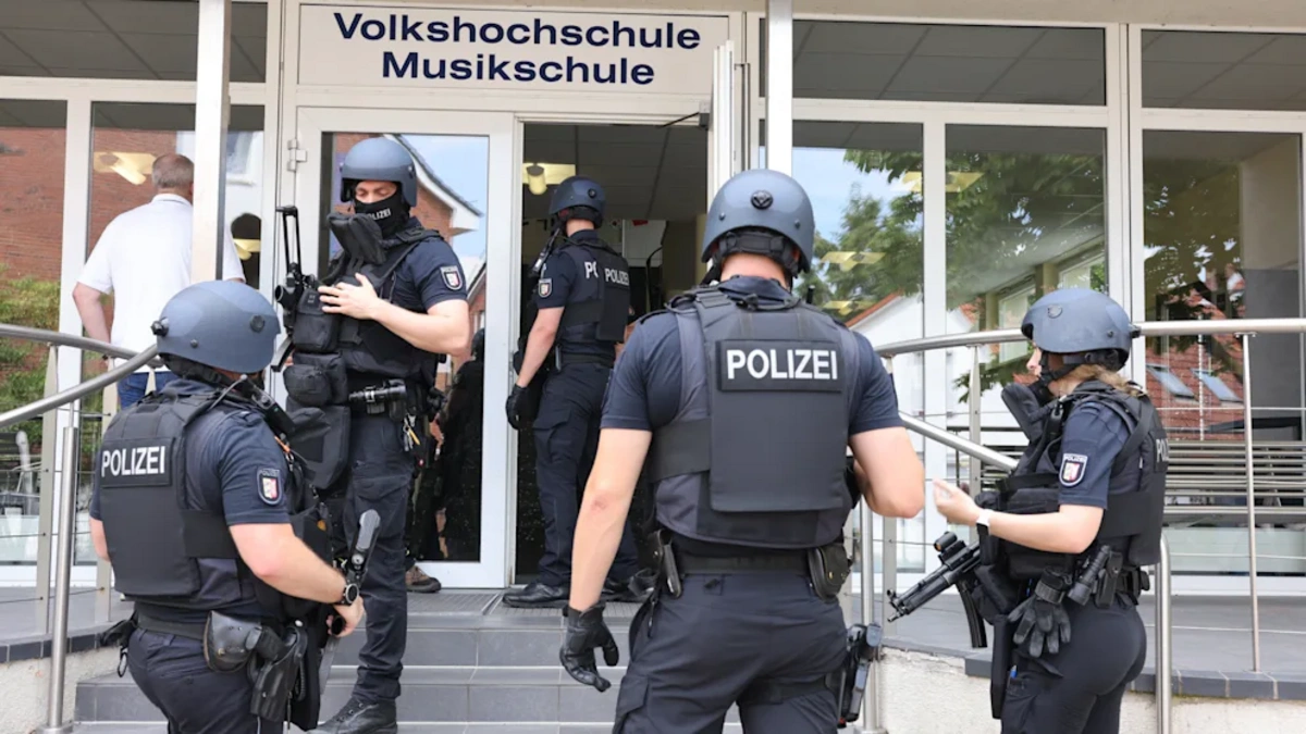 В Германии школьники перерезали горло учителю-ФОТО