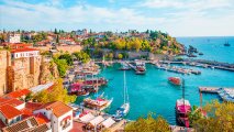 Türkiyədə otel və restoranlar pik turizm mövsümündə boş qalıb
