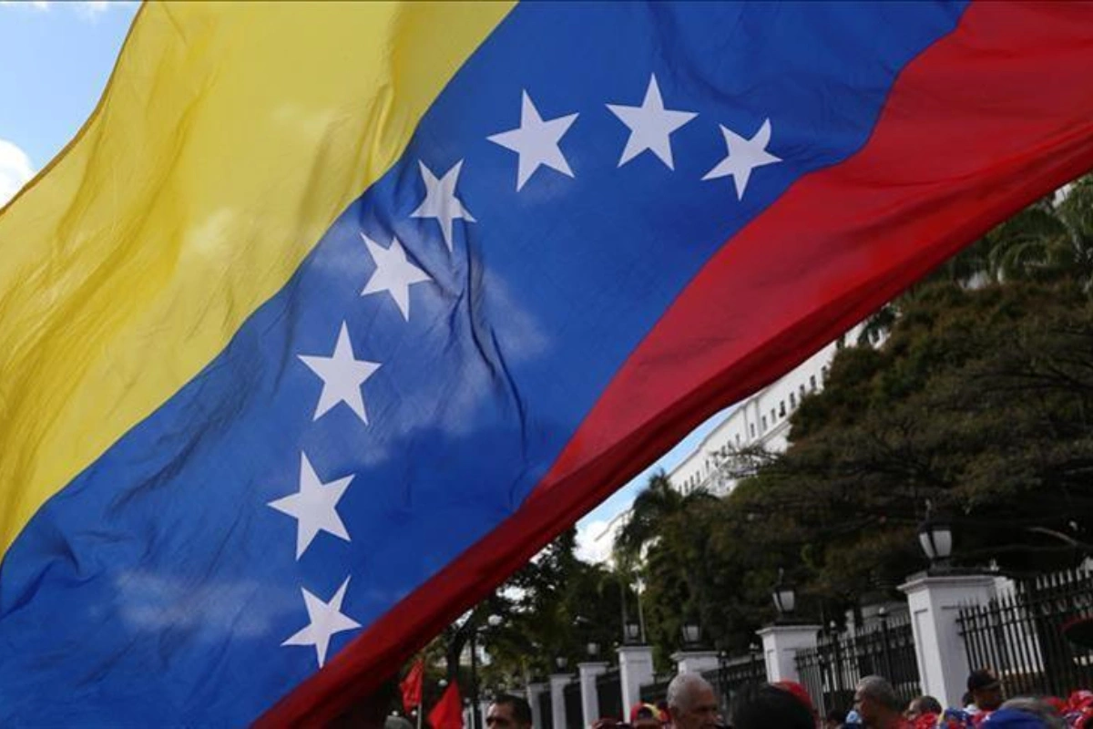 Венесуэла решила отозвать своих дипломатов из семи стран