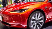 Tesla отзывает в США более 1,8 млн автомобилей из-за проблем с капотом