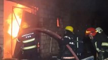 В Баку произошел пожар в цехе-ВИДЕО