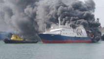 В Баку на корабле произошел пожар, есть пострадавшие