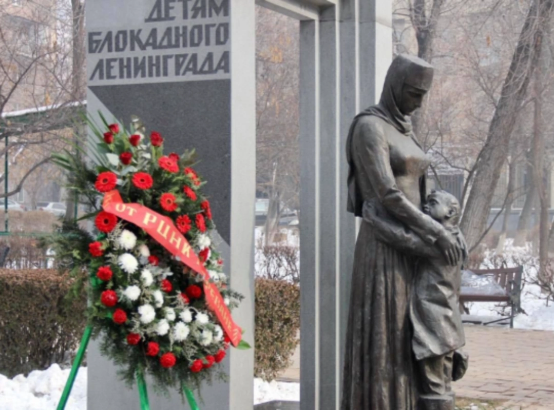 Осквернивший памятник детям блокадного Ленинграда в Ереване признан виновным