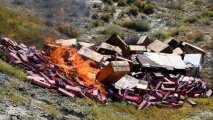 Азербайджанские таможенники сожгли почти 700 тысяч контрафактных сигарет