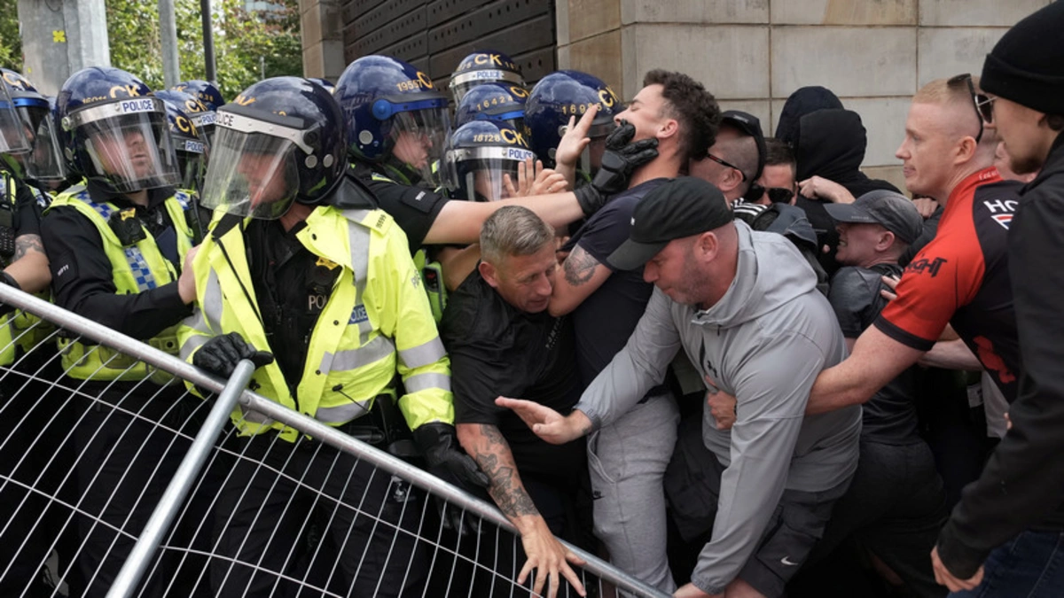 В Великобритании пройдёт экстренное совещание COBRA из-за беспорядков