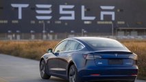 Tesla отзовет более 1,6 млн машин из-за проблем с безопасностью