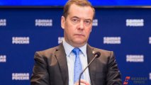 Medvedev almanları Reyxstaq qarşısında rus tankları ilə təhdid edib