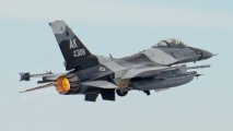 Нидерланды подтвердили отправку F-16 Украине