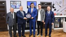 Fərid Qayıbov Mesut Özili qəbul etdi - FOTO