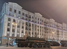 Gecə saatlarında Moskvanın mərkəzinə texnika yeridildi...-FOTO