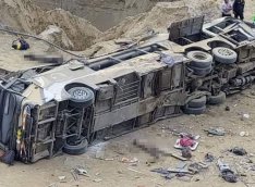 Peruda avtobus uçuruma düşüb, 20-dən çox adam ölüb