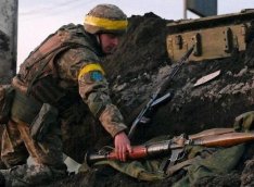 Rus ordusu əminliklə irəliləyir - Ukraynalı komandir