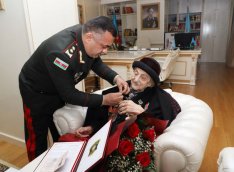Səfərbərlik Xidməti 102 yaşlı veteranı təltif edib - FOTO