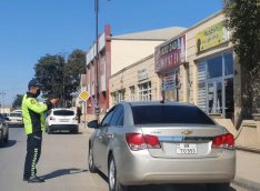 Bakıda piyada səkisi parklanma üçün zəbt edildi