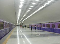 Bakı metrosunda FACİƏ - Daha bir sərnişin qatar yoluna düşdü