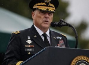 Генерал Милли, покидая свой пост, подверг Трампа критике