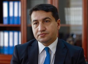 Хикмет Гаджиев: Армения до сих пор не извинилась за геноцид в Ходжалы