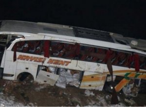 В Турции перевернулся автобус, пострадали 19 человек