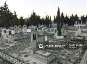 В Хачмазском районе женщина пыталась покончить с собой на могиле брата