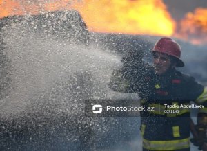 В Шамкире произошел пожар в магазине - ВИДЕО
