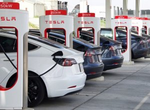 Американский регулятор расследует декабрьский отзыв 2 млн машин Tesla